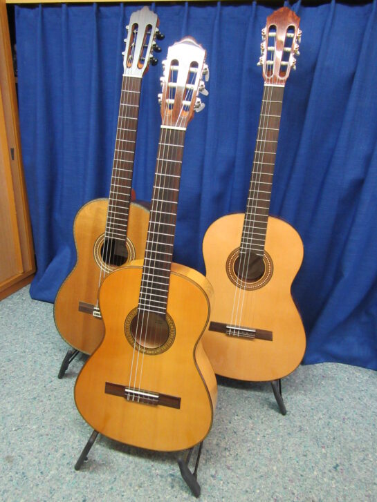 3 Gitarren {{brizy_dc_image_alt imageSrc=